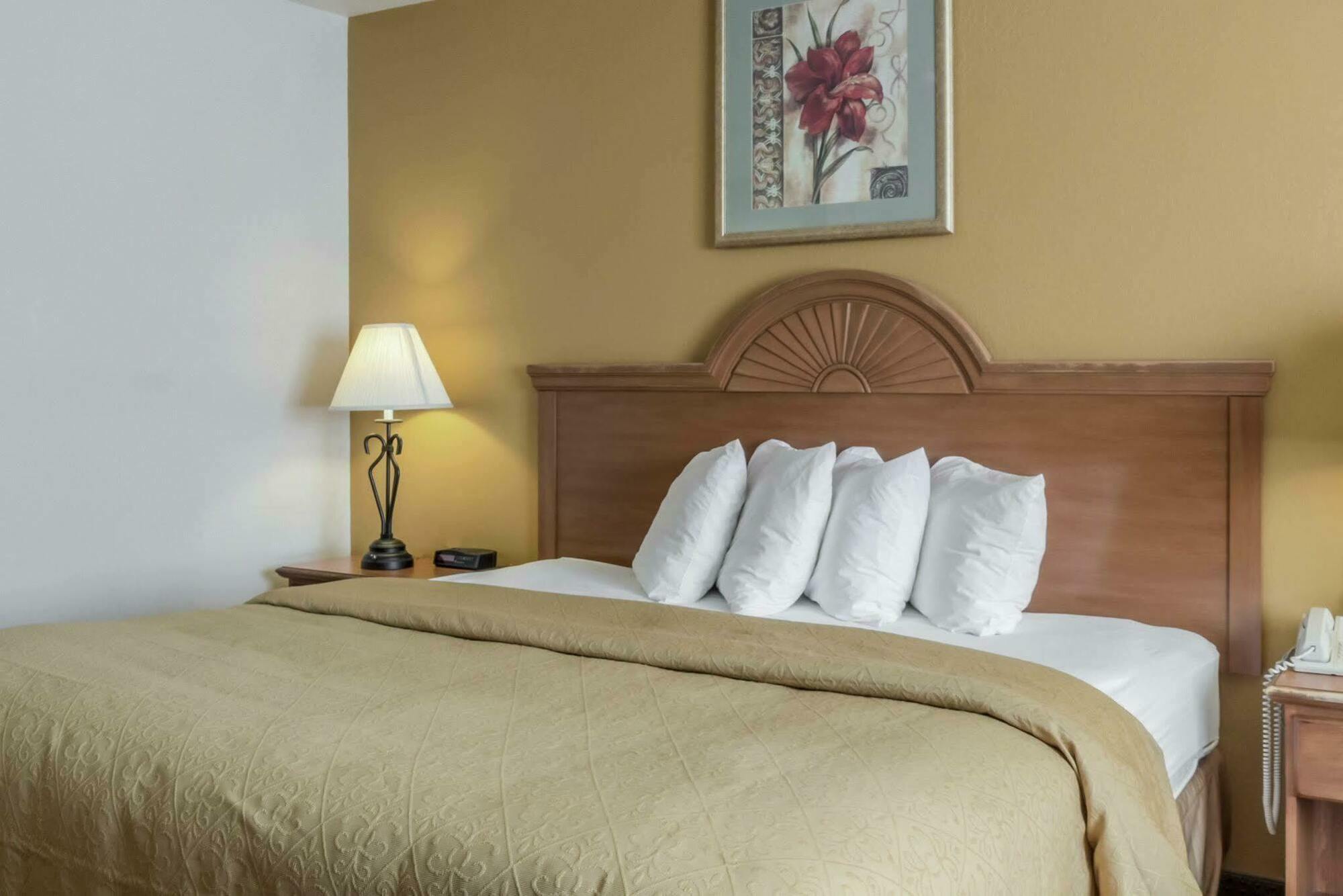 Quality Inn Huron Exterior foto
